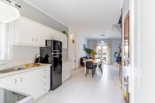 Beachfront Bliss by halu! Spacious vacation house - Nea Skioni - 9