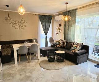 Sunny Garden Deluxe - Burgas - 9