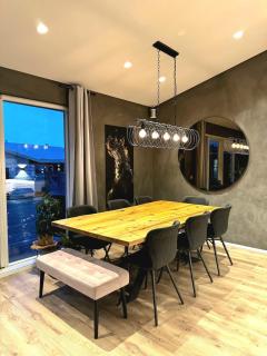 Luxury row house in quiet area with infrared sauna and hot tub - Mosfellsbær - 0