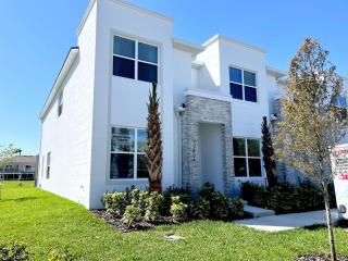 Serenity Townhome Getaway 4 bed 3 bath home near Disney in Clermont FL - Orlando - 0