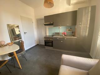 2 pièces Place Miot, côté cours - Ajaccio - 5