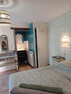 Chambre dans ferme provençale - Ongles - 5