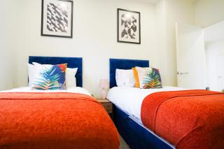 2 Bedroom Apartment By Littlepiggyrentals Short Lets & Serviced Accommodation Stevenage With Free Parking, Gym & Roof Garden - Stevenage - 3