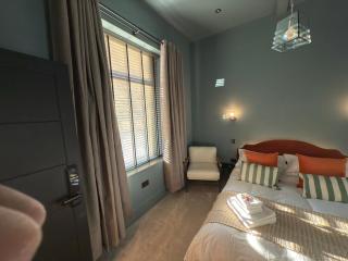 Akroyd House - The Mackintosh Room - Halifax - 1