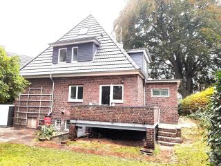 Central Private Cozy Room w own entrance, Spacious Bathroom, on-site parking - 6