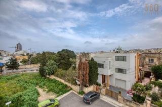 Charming 3BR Apt with City Views & WIFI in Swieqi by 360 Estates - Is-Swieqi - 2