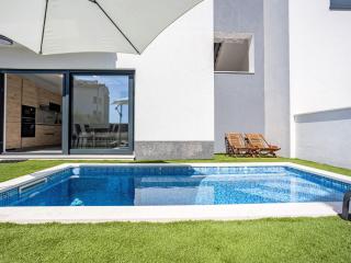 Apartment Sunny Pool by Interhome - Trogir - 2