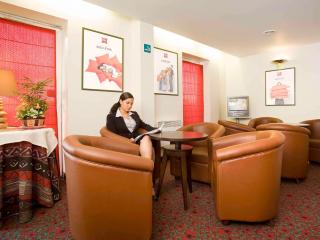 Hotel Mermoz Paris Le Bourget - La Courneuve - 9