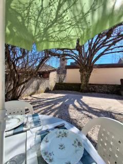 Chez Mamine, au coeur du village avec jardin - Charavines - 8