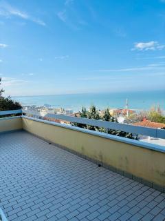 ATTICO VISTA MARE con 2 camere da letto -Residence azzurro-G - Gabicce Mare - 2