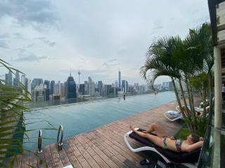 Elevated Horizons Hostel & Infinity Suites Skypool - Kuala Lumpur - 9