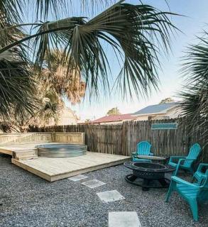Walk to Beach Restaurants Fire Pit Large Porch - Panama City Beach - 4