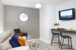Westport Heights Apartments - Westport - 8