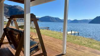 Live right by the Sognefjord - Sogndal - 9