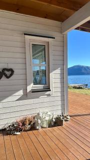 Live right by the Sognefjord - Sogndal - 1