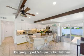 Entire Private 3-Bedroom House w Gated Yard, Garage, Crib, Ranch Style, Available Now - Spring Valley - 5
