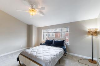 Modern 3BR Retreat with BBQ & Smart TV - Baltimore - 6