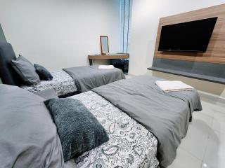 Kozi Square Twin Room with free Wi-fi & Carpark - Kuching - 2
