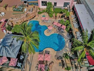 Beach Condo with Resort Perks, Pools, Fitness Center, and a Relaxing Bathtub 916 - 3