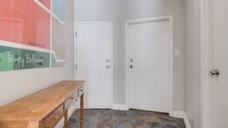 Urban Oasis, 3-Bedroom Apartment at Prime Location - Toronto - 2