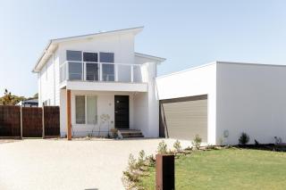Broadbeach House- Inverloch - 0