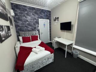 Modern Self Contained Studios - Nottingham - 4