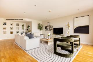 The Riverside Residence - 3BDR with Balcony - Londra - 0