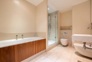 The Riverside Residence - 3BDR with Balcony - Londra - 3
