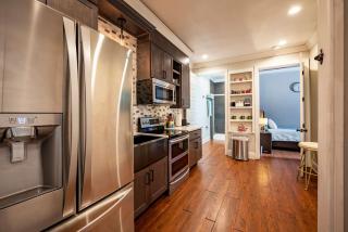 Charming 2-bedroom house in awesome Houston with AC, WiFi - 1