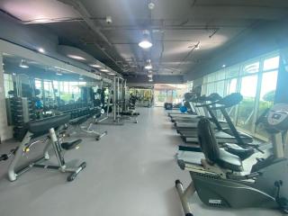 Spacious 2 BR With Pool, Gym and Kid's Playground - 3