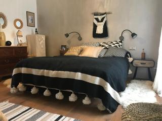 LE PRESBYTERE - - 9