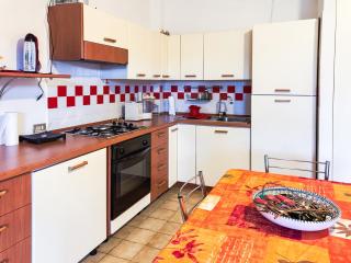 Villetta a schiera su due livelli con giardino - 3