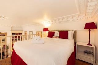 Large Studio With Mezzanine Bed - Londra - 9