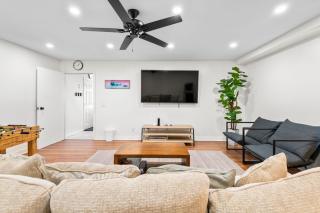 Game Room & In-Unit Laundry - 15 Min to Disney! - Artesia - 2