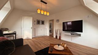 Hugos Nest moderne Ferienwohnung in Neumünster mit Arbeitsplatz & WLAN - Neumünster - 5