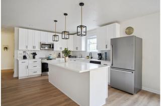 Stylish Spacious Comfort 4BR3BA Downtown Gem - San Antonio - 1