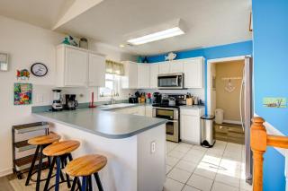 Oakley's Oasis - Surf City - 2