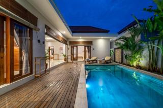 Private Pool, Perfect Location -Your Exclusive 3-Bedroom Villa in Canggu -Book Now! - Kerobokan - 4