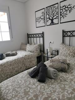 Gregorys Poolside Villa - 3