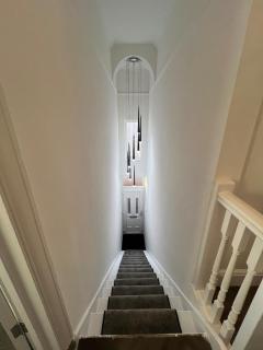 Salvation View 2 Bed Apartment - Hadleigh - 5