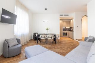 Cool and Big Central Apartment Duomo - White - Milan - 2