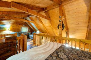 Quintessential Cabin Hot Tub Fireplace Privacy - Stoney Knob - 9
