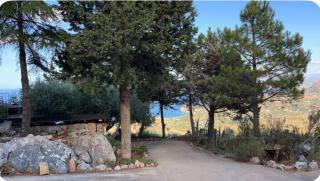 Lally in the Sky moderno monovano panoramico ed accessoriato - 0