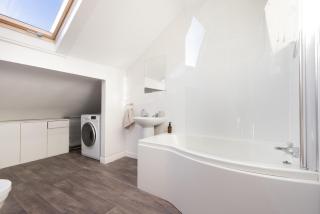 3 bed, central, parking, Conference centre 5 mins- The Harrogate Hub - 7