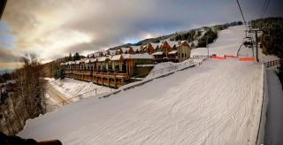 Mountain Escape for Ski and Golf Enthusiasts - 7
