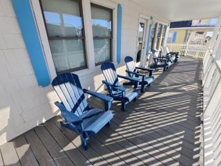 Family & Pet Friendly Beach Home Main Floor Only - Holden Beach - 4