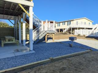 Family & Pet Friendly Beach Home-Private Beach Access - Holden Beach - 2