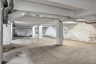 The Best Area w Free Parking Garage, 200m tram and bus - 4