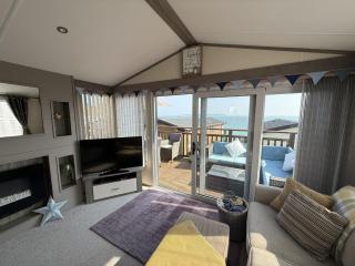 Lydstep Beach Village - 291 Caldey View - Lydstep - 5