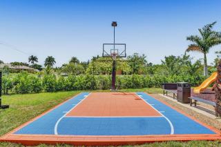 The Grand Luxe 8BR Villa w POOL and basketball - Pembroke Pines - 6
